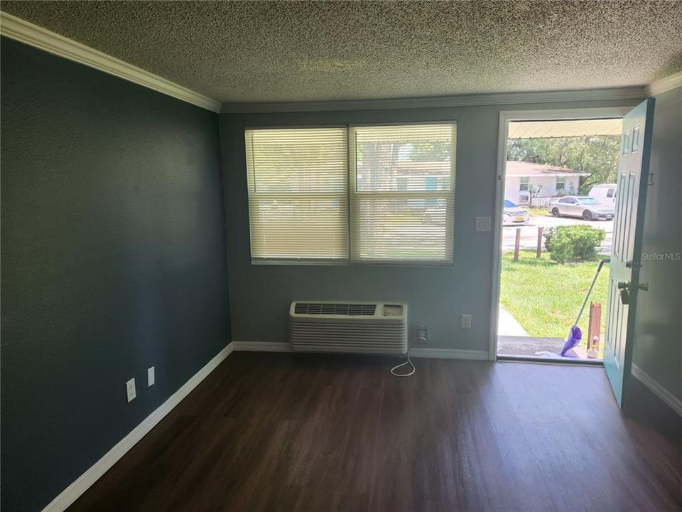 For Rent: $1,095 (1 beds, 1 baths, 564 Square Feet)