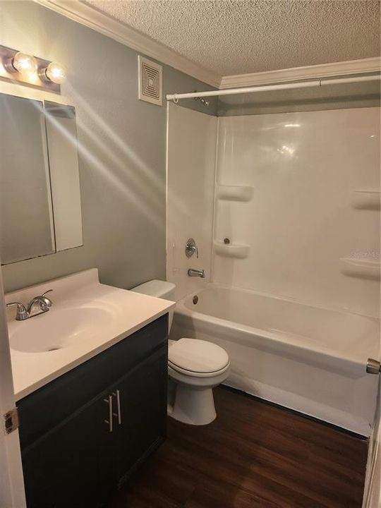 For Rent: $1,095 (1 beds, 1 baths, 564 Square Feet)