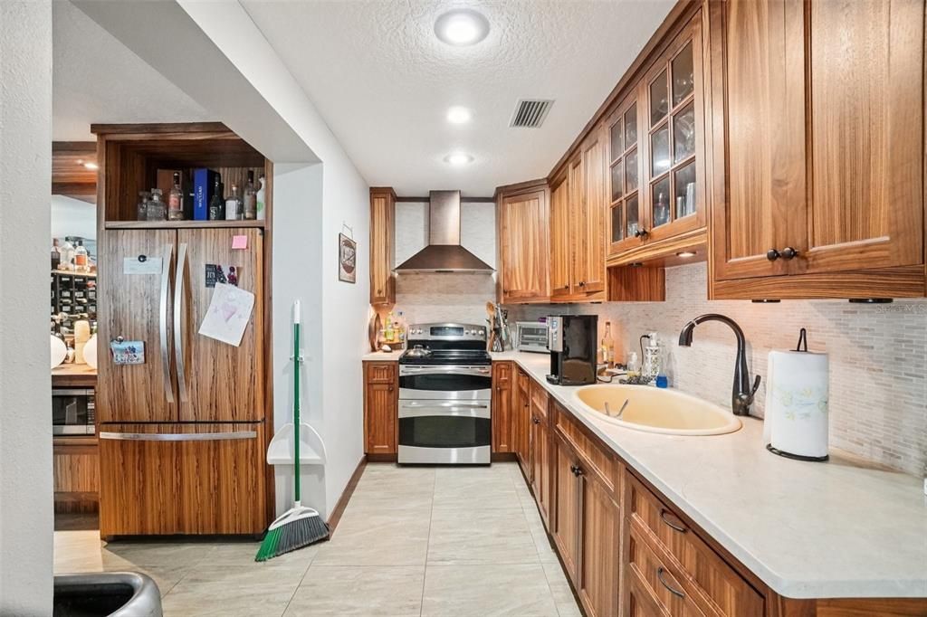 For Sale: $470,000 (3 beds, 1 baths, 1680 Square Feet)