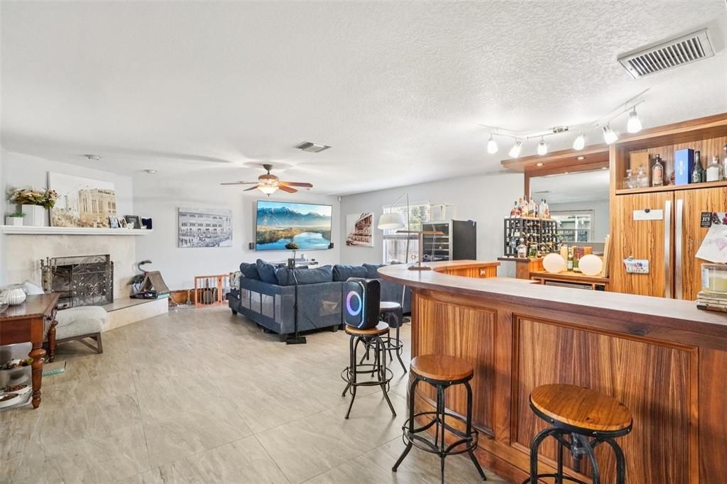 For Sale: $470,000 (3 beds, 1 baths, 1680 Square Feet)