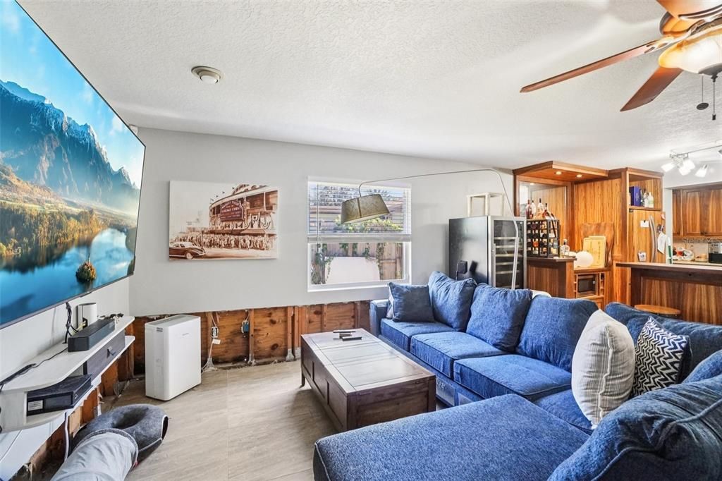 For Sale: $470,000 (3 beds, 1 baths, 1680 Square Feet)