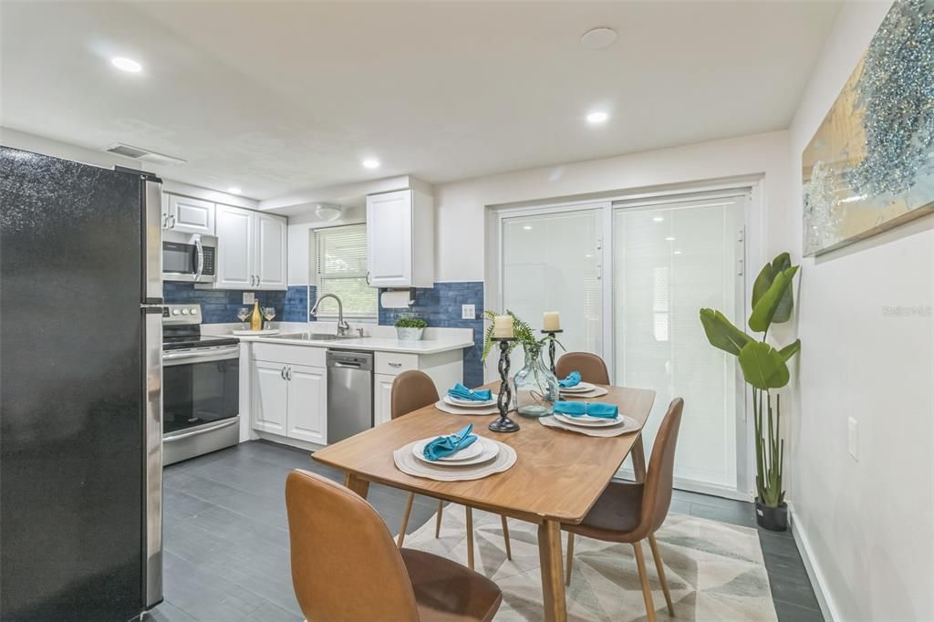 For Rent: $1,400 (2 beds, 1 baths, 768 Square Feet)