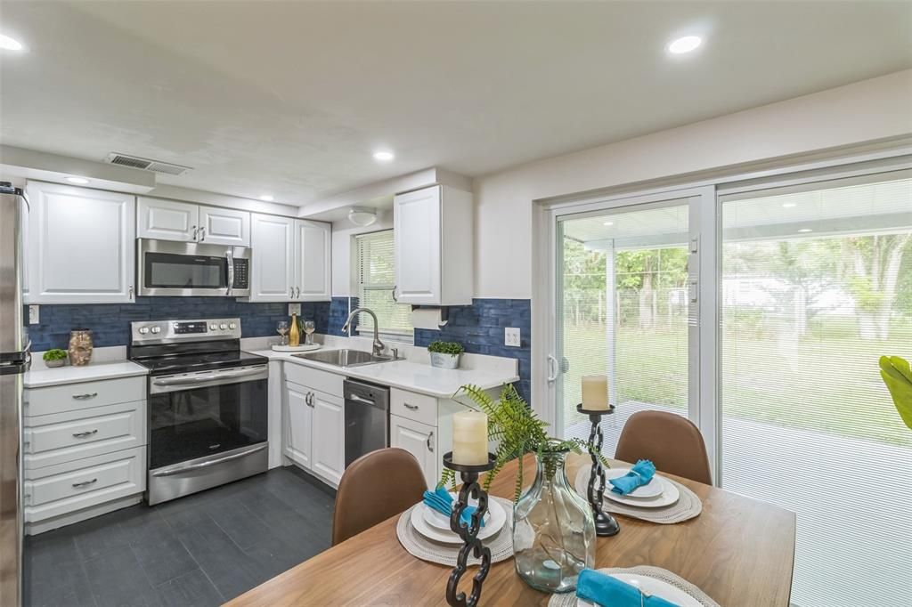 For Rent: $1,400 (2 beds, 1 baths, 768 Square Feet)