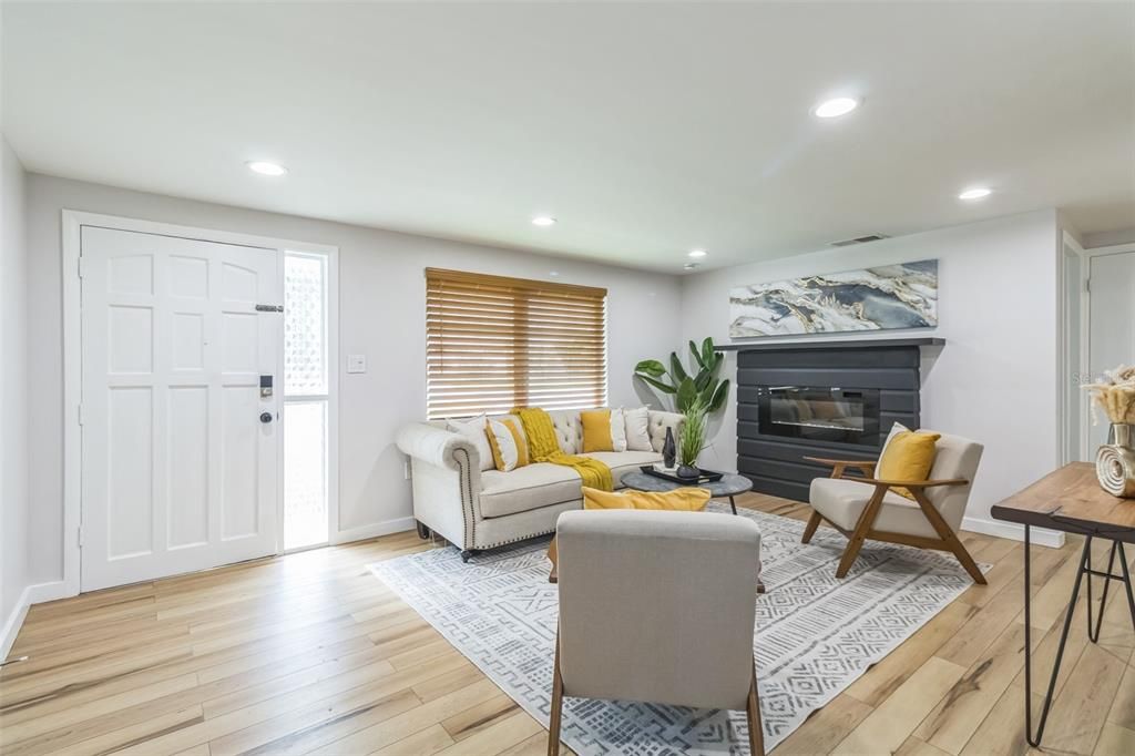 For Rent: $1,400 (2 beds, 1 baths, 768 Square Feet)