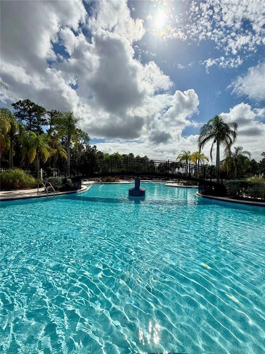 Activo con contrato: $2,150 (3 camas, 2 baños, 1670 Pies cuadrados)