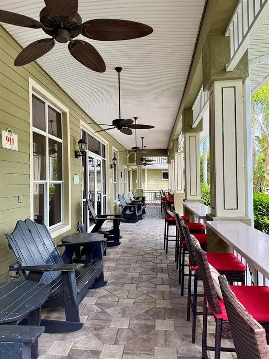 Activo con contrato: $2,150 (3 camas, 2 baños, 1670 Pies cuadrados)