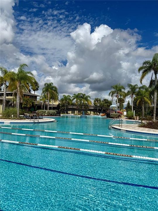 Activo con contrato: $2,150 (3 camas, 2 baños, 1670 Pies cuadrados)