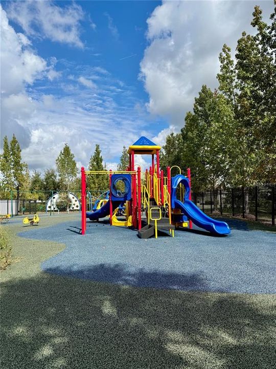 Activo con contrato: $2,150 (3 camas, 2 baños, 1670 Pies cuadrados)