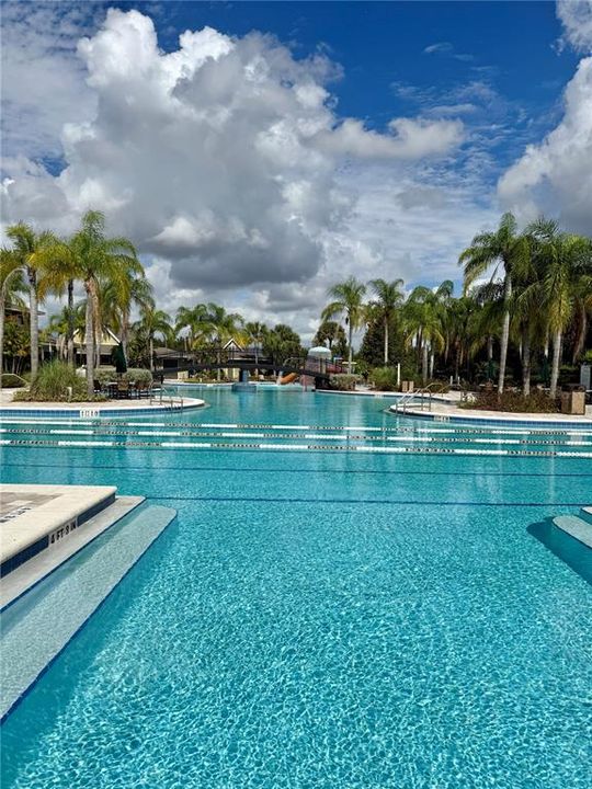 Activo con contrato: $2,150 (3 camas, 2 baños, 1670 Pies cuadrados)