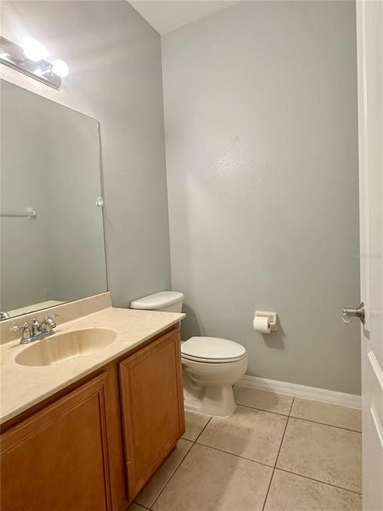 Activo con contrato: $2,150 (3 camas, 2 baños, 1670 Pies cuadrados)