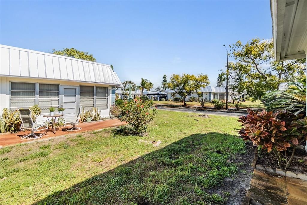 For Sale: $84,900 (2 beds, 2 baths, 1032 Square Feet)