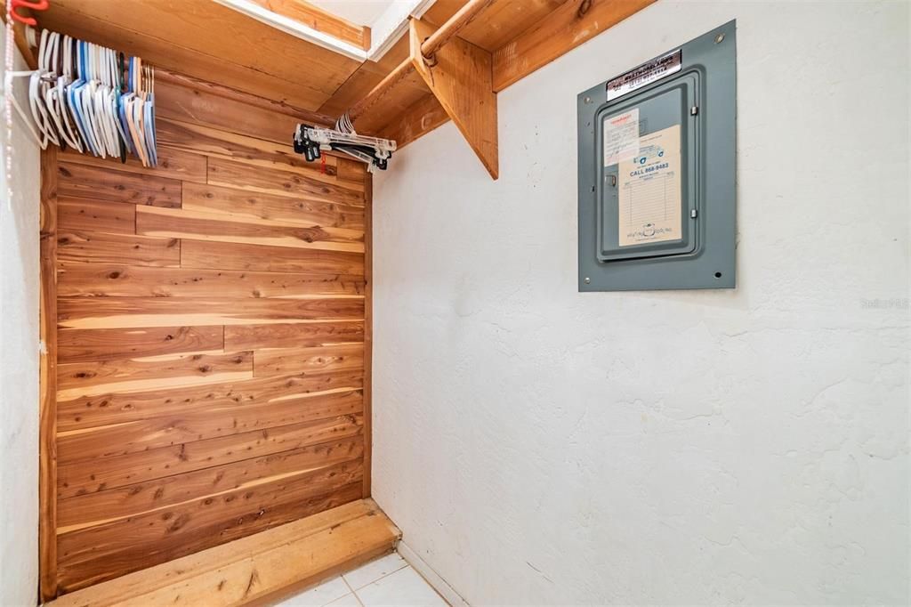 For Sale: $84,900 (2 beds, 2 baths, 1032 Square Feet)