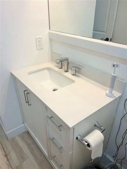 На продажу: $360,000 (3 спален, 2 ванн, 1228 Квадратных фут)