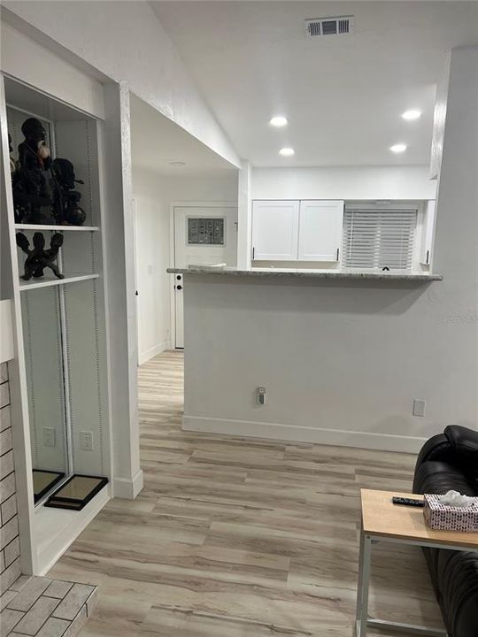 На продажу: $360,000 (3 спален, 2 ванн, 1228 Квадратных фут)