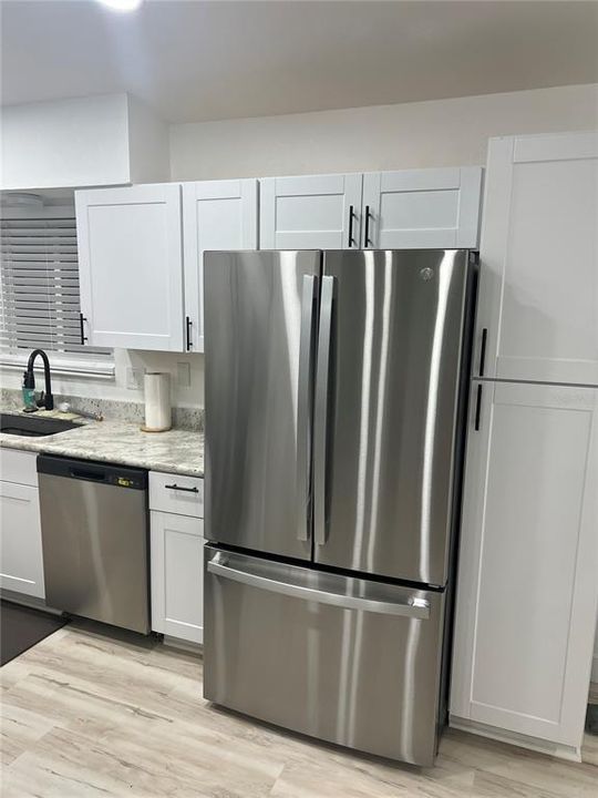 На продажу: $360,000 (3 спален, 2 ванн, 1228 Квадратных фут)