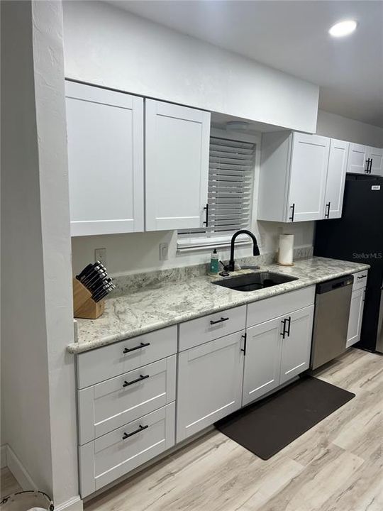 На продажу: $360,000 (3 спален, 2 ванн, 1228 Квадратных фут)