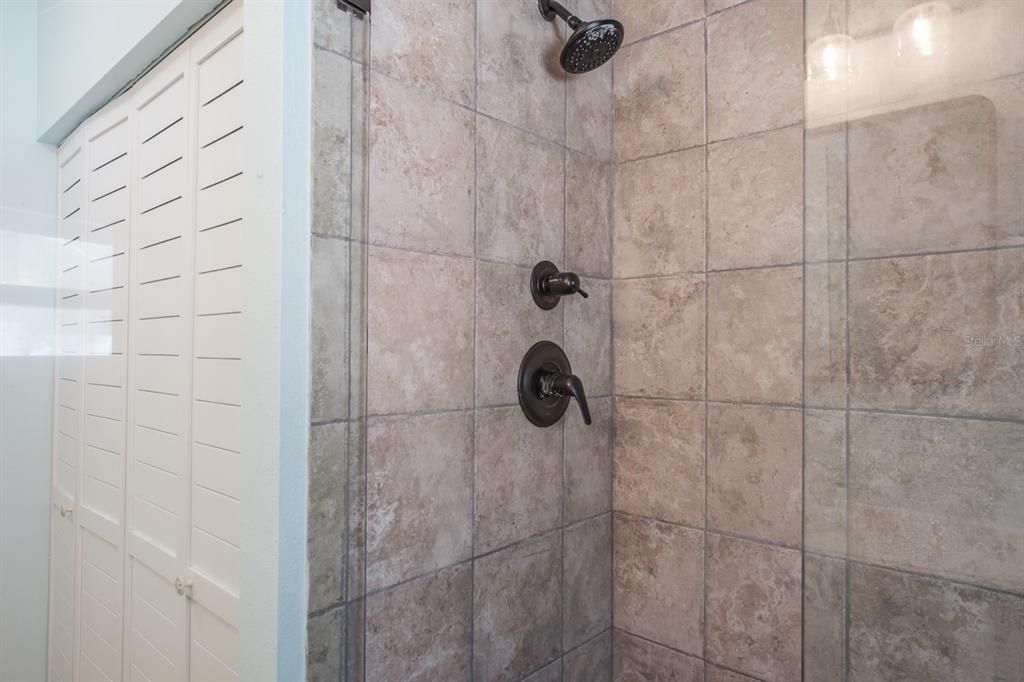 For Sale: $799,000 (3 beds, 2 baths, 1407 Square Feet)