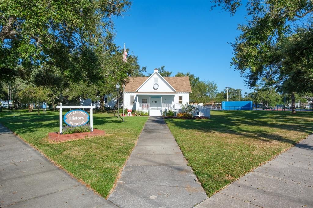 For Sale: $799,000 (3 beds, 2 baths, 1407 Square Feet)