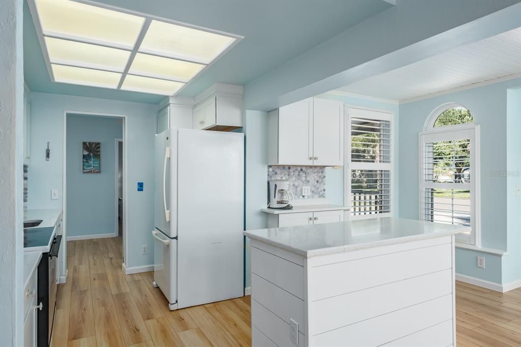 For Sale: $799,000 (3 beds, 2 baths, 1407 Square Feet)