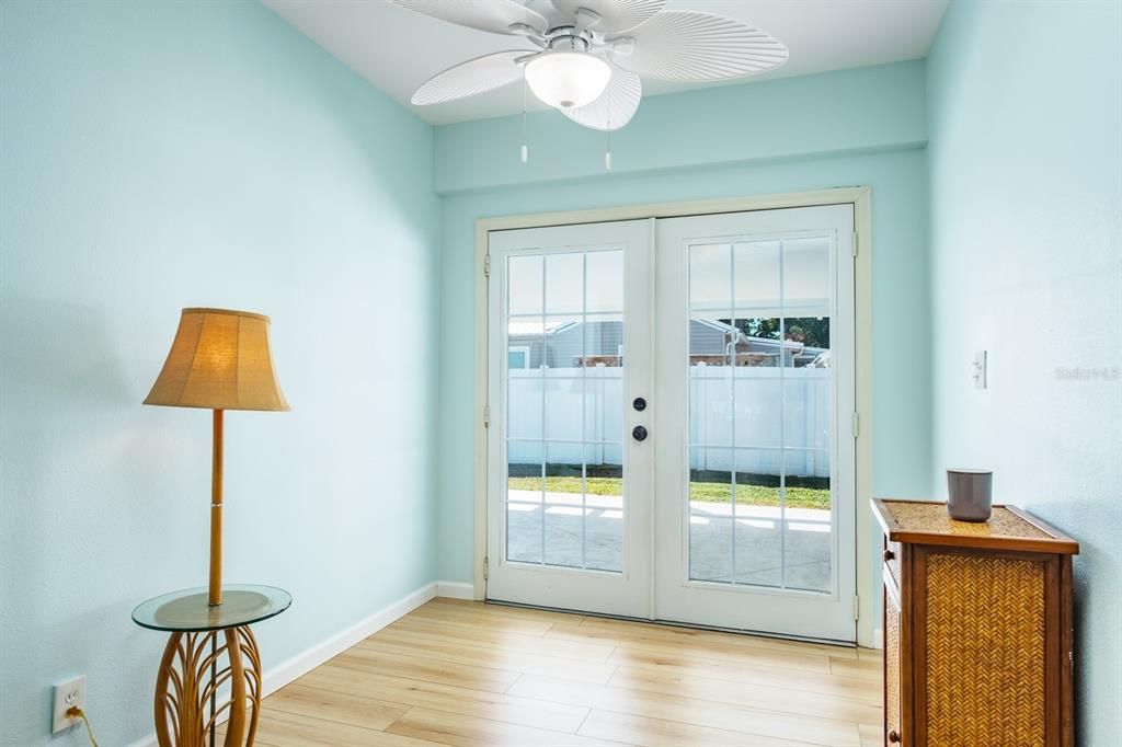 For Sale: $799,000 (3 beds, 2 baths, 1407 Square Feet)