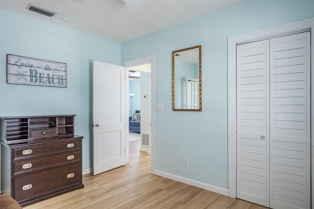 For Sale: $799,000 (3 beds, 2 baths, 1407 Square Feet)