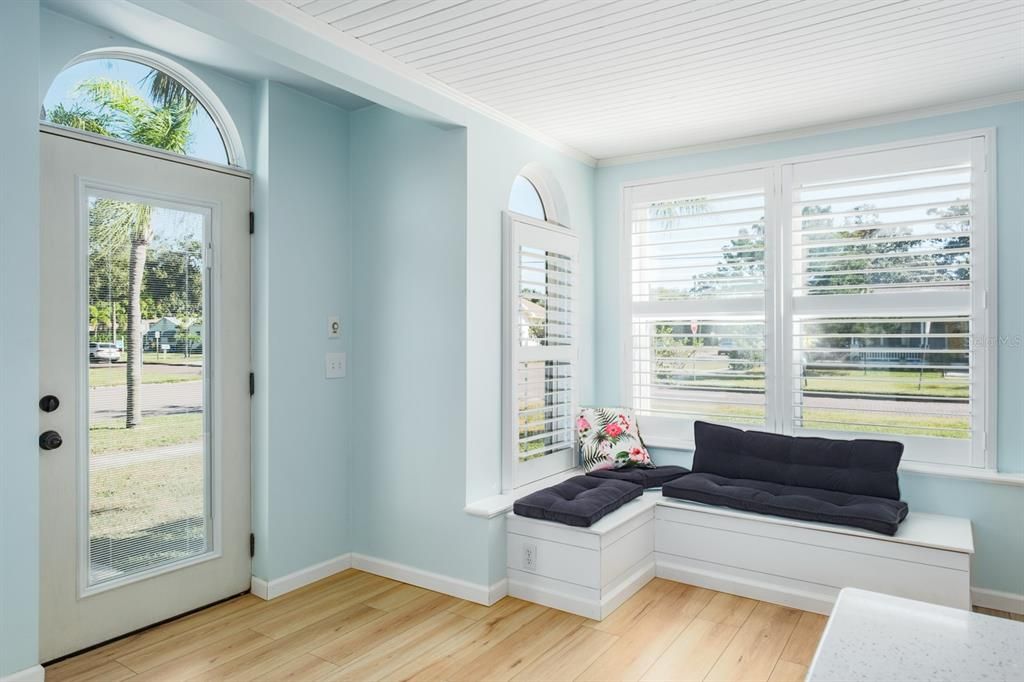 For Sale: $799,000 (3 beds, 2 baths, 1407 Square Feet)