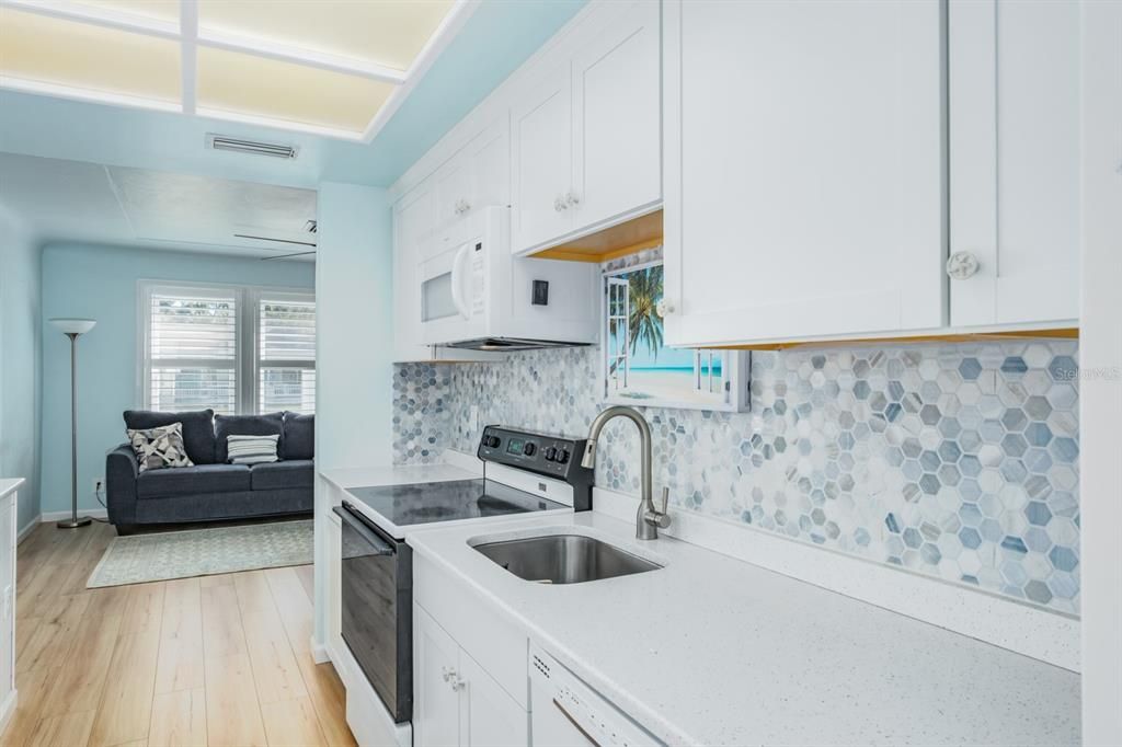 For Sale: $799,000 (3 beds, 2 baths, 1407 Square Feet)