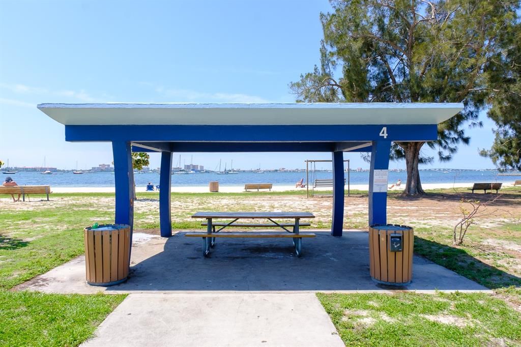 For Sale: $799,000 (3 beds, 2 baths, 1407 Square Feet)