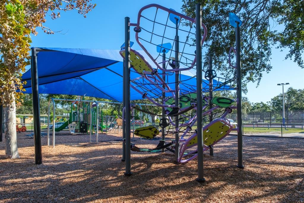 For Sale: $799,000 (3 beds, 2 baths, 1407 Square Feet)