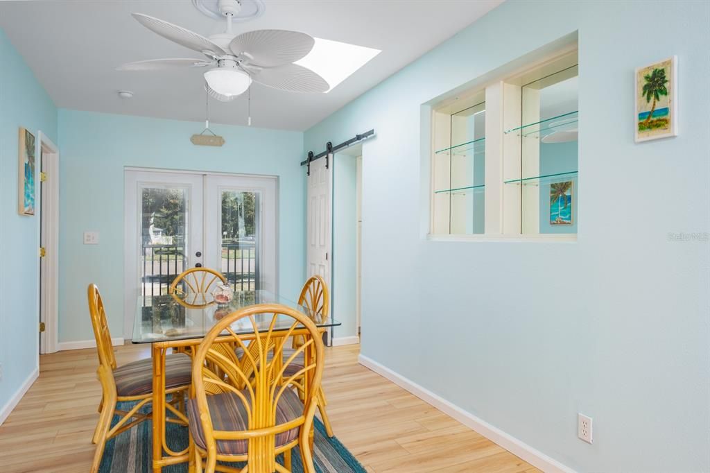 For Sale: $799,000 (3 beds, 2 baths, 1407 Square Feet)