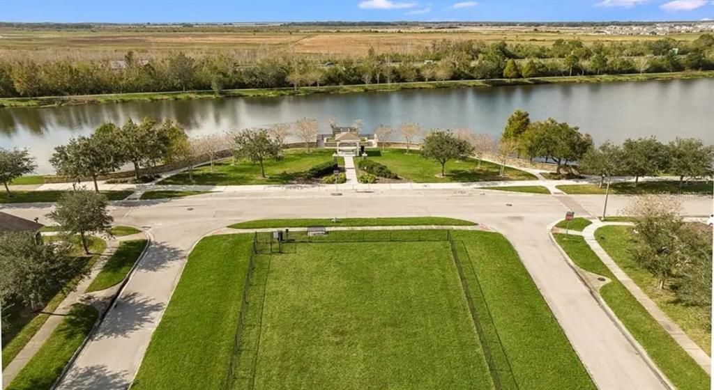 For Rent: $2,150 (3 beds, 2 baths, 1373 Square Feet)