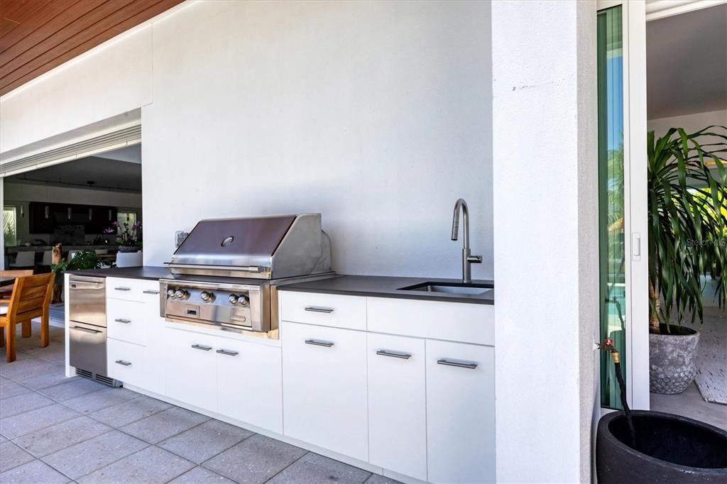 For Sale: $8,795,000 (4 beds, 3 baths, 4705 Square Feet)