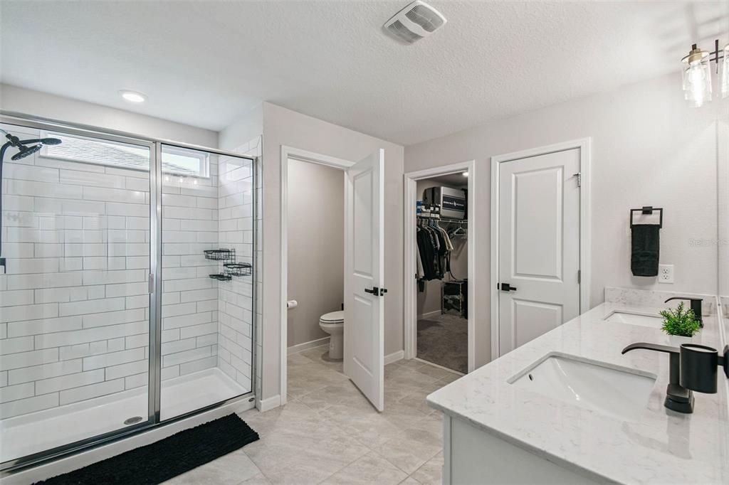 En Venta: $475,000 (4 camas, 3 baños, 2482 Pies cuadrados)