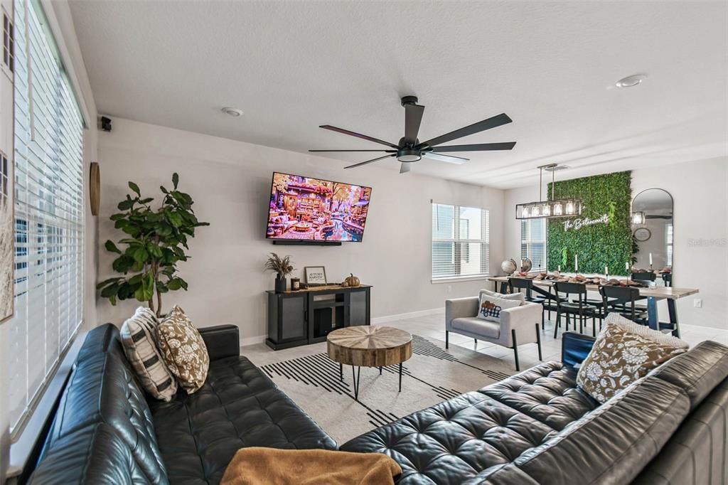 En Venta: $475,000 (4 camas, 3 baños, 2482 Pies cuadrados)