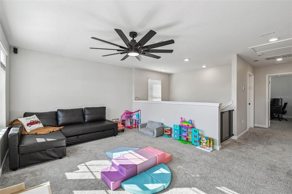 En Venta: $475,000 (4 camas, 3 baños, 2482 Pies cuadrados)