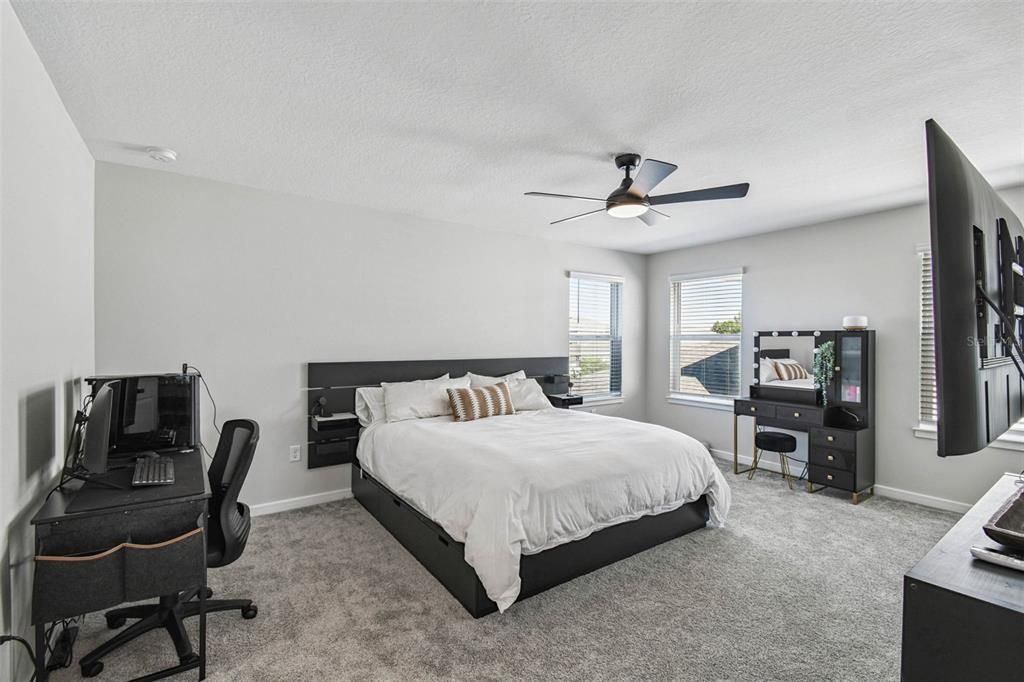 En Venta: $475,000 (4 camas, 3 baños, 2482 Pies cuadrados)