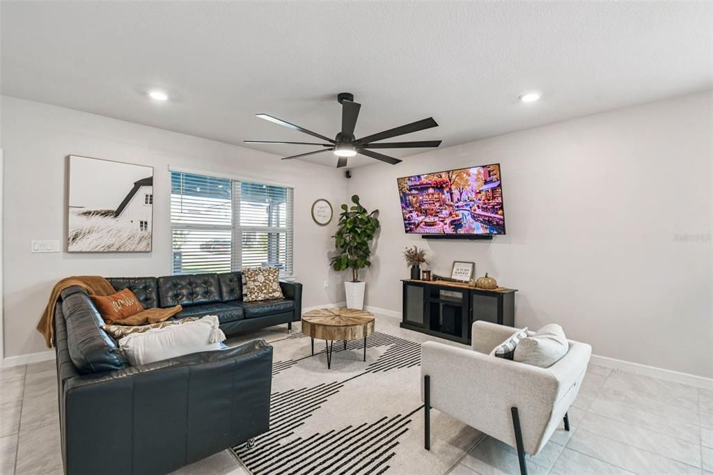 En Venta: $475,000 (4 camas, 3 baños, 2482 Pies cuadrados)