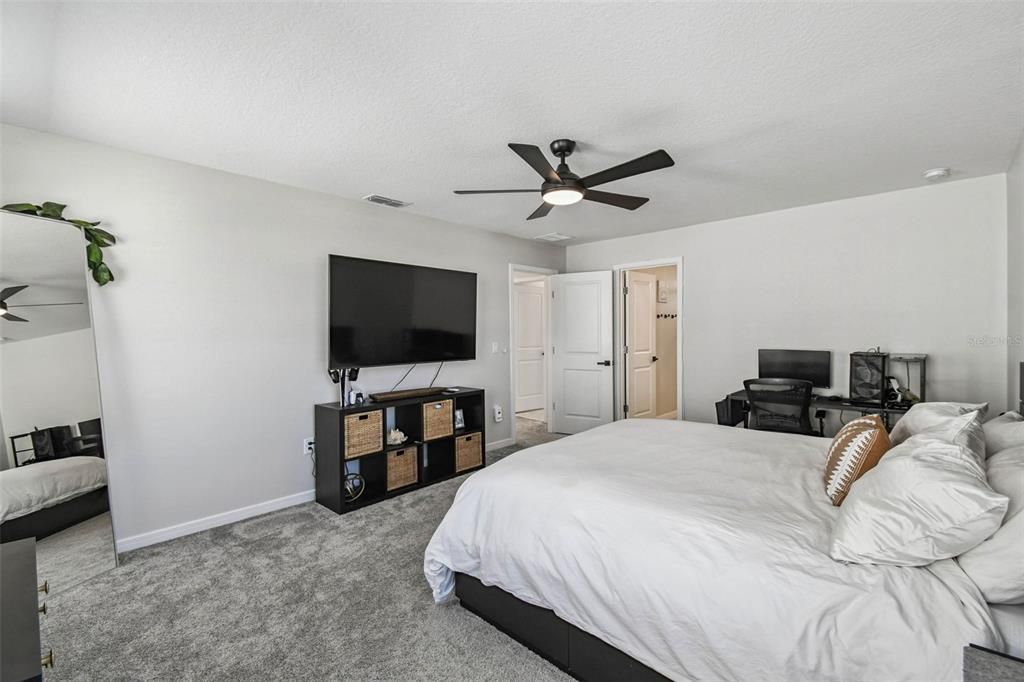 En Venta: $475,000 (4 camas, 3 baños, 2482 Pies cuadrados)