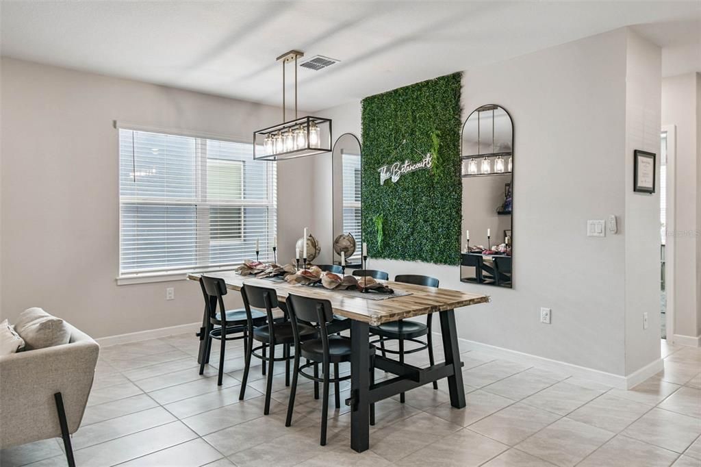 En Venta: $475,000 (4 camas, 3 baños, 2482 Pies cuadrados)