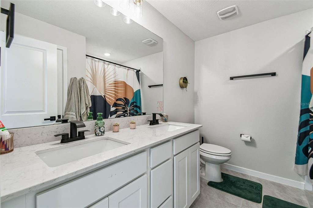 En Venta: $475,000 (4 camas, 3 baños, 2482 Pies cuadrados)