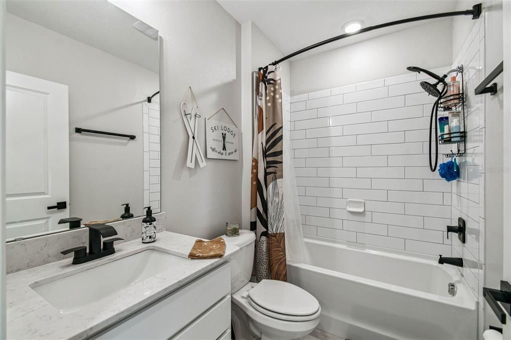 En Venta: $475,000 (4 camas, 3 baños, 2482 Pies cuadrados)