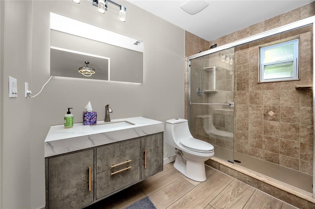 For Rent: $3,250 (3 beds, 2 baths, 1516 Square Feet)