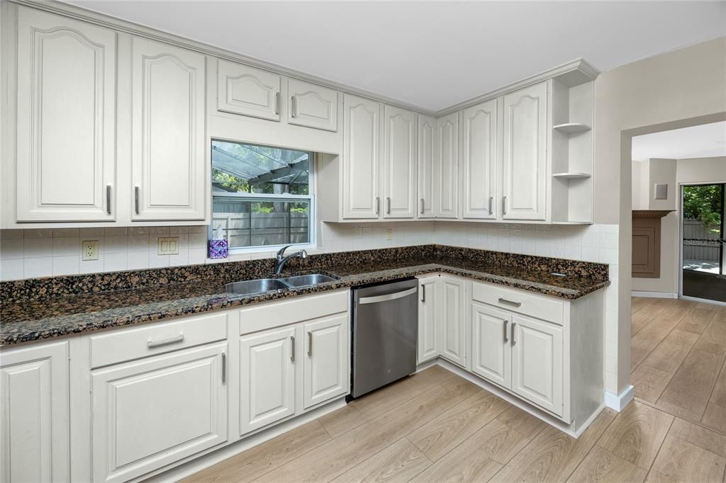 For Rent: $3,250 (3 beds, 2 baths, 1516 Square Feet)