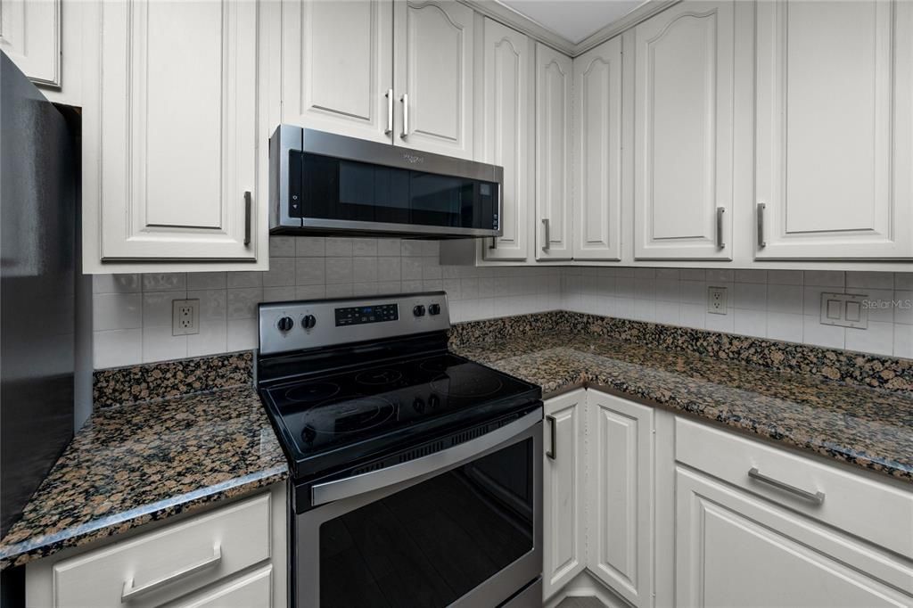 For Rent: $3,250 (3 beds, 2 baths, 1516 Square Feet)