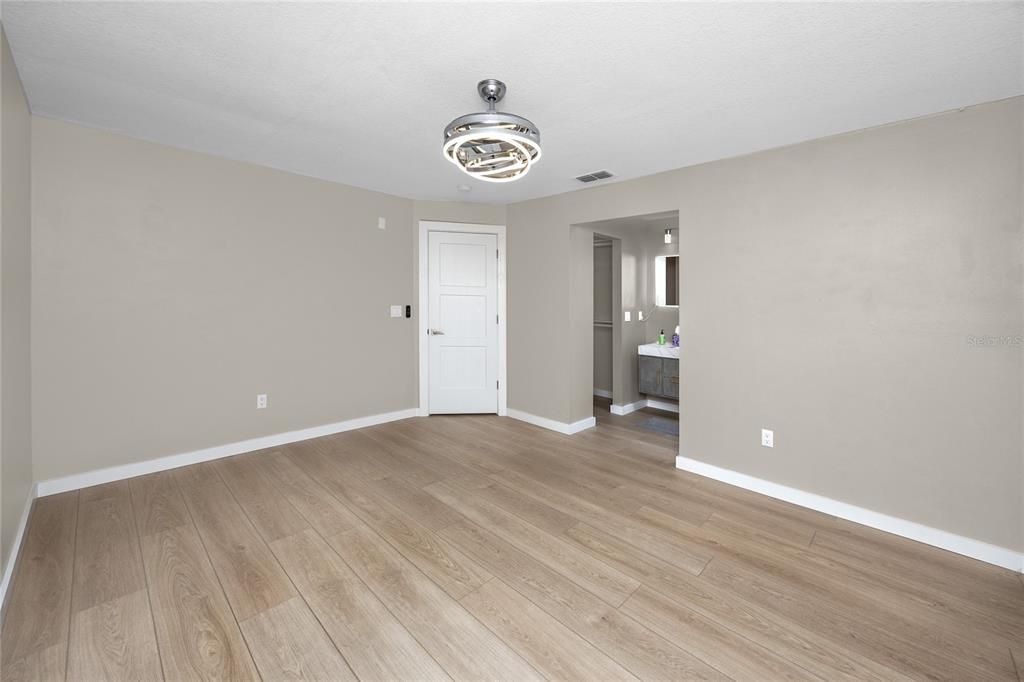 For Rent: $3,250 (3 beds, 2 baths, 1516 Square Feet)