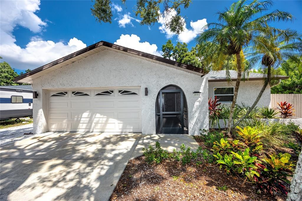 For Rent: $3,250 (3 beds, 2 baths, 1516 Square Feet)