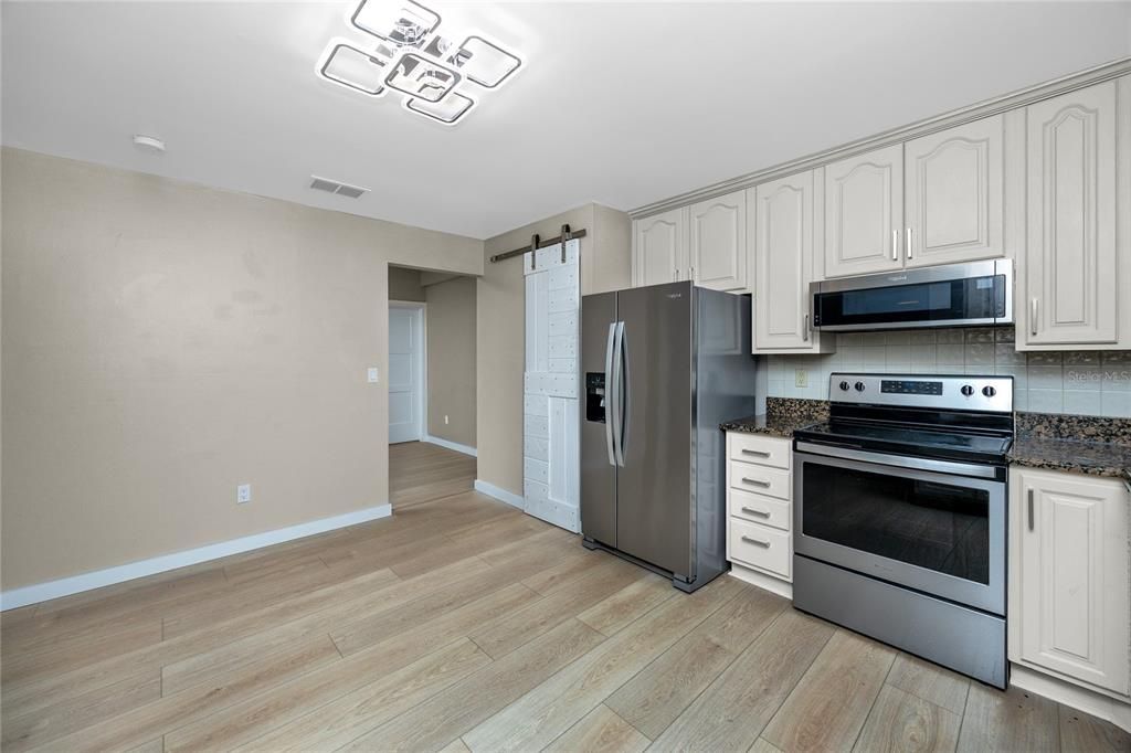 For Rent: $3,250 (3 beds, 2 baths, 1516 Square Feet)