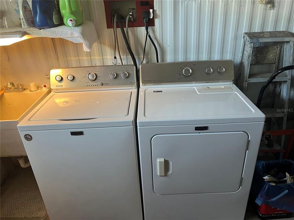 For Sale: $185,500 (2 beds, 2 baths, 1272 Square Feet)