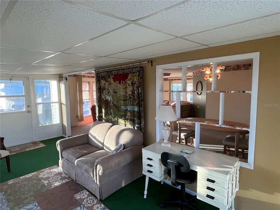 For Sale: $185,500 (2 beds, 2 baths, 1272 Square Feet)