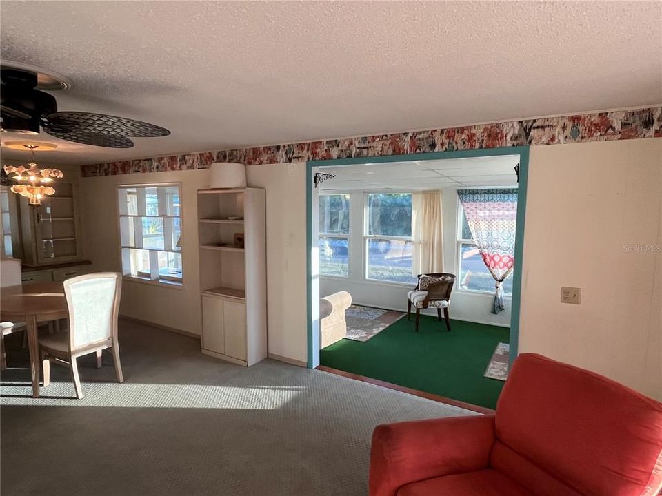 For Sale: $185,500 (2 beds, 2 baths, 1272 Square Feet)